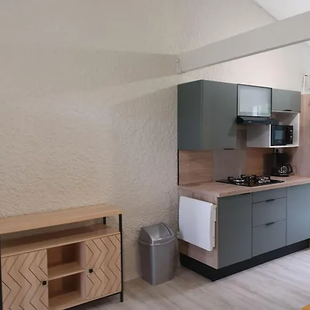 Huebsches Tiny Mit Waldblick Im By Interhome Ferienhaus Mareuil-sur-Lay