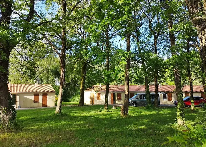 Ferienhaus Huebsches Tiny Mit Waldblick Im By Interhome Mareuil-sur-Lay