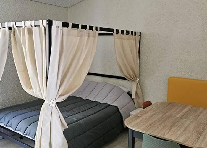 Huebsches Tiny Mit Waldblick Im By Interhome Ferienhaus