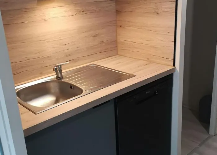 Huebsches Tiny Mit Waldblick Im By Interhome Ferienhaus Mareuil-sur-Lay